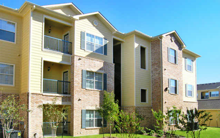 Exterior View of Brookside Apartments in Killeen