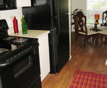Kitchen at Kelly Crossing Apartments in Far North Dallas