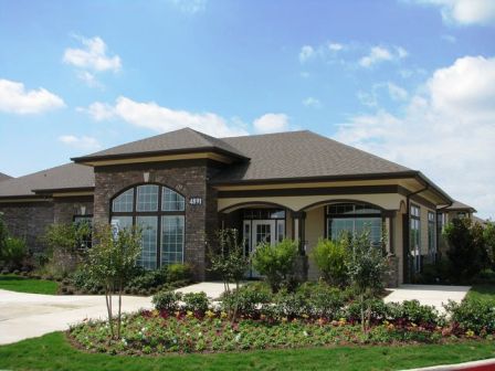 Estate Villas at Krum Apartments Exterior