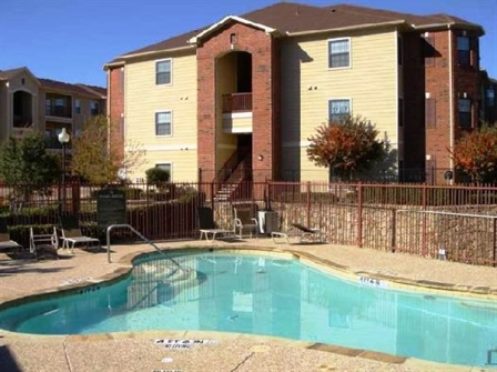 Pool View of Vistas at Pinnacle Park
