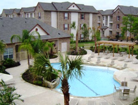 Sparkling Pool at The Veranda