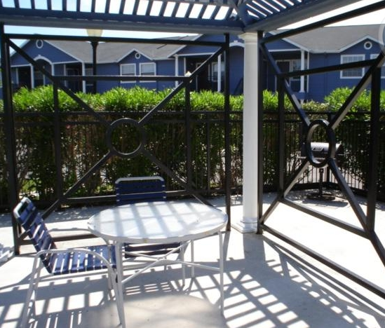 exterior  at shadow creek apartmen