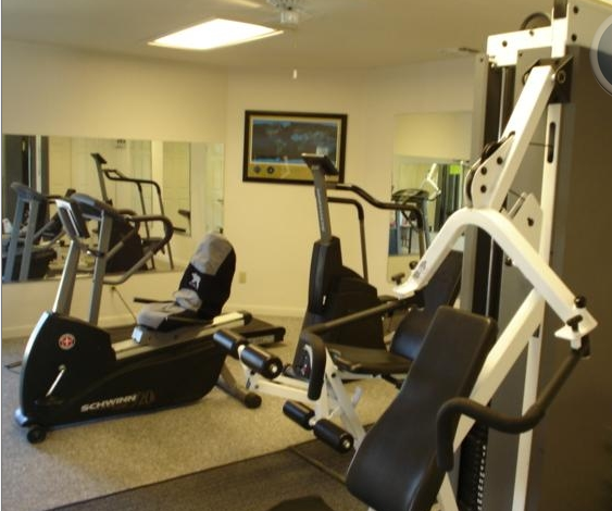 fitness center at shadow creek apartmen