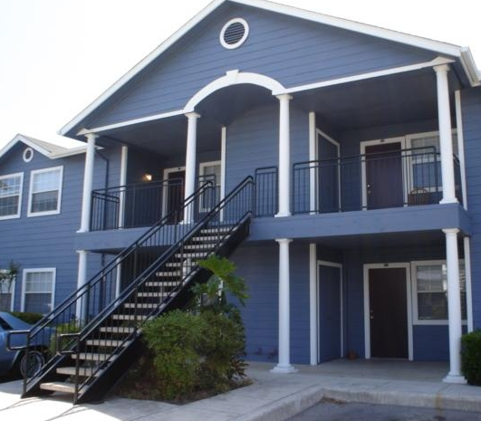 Exterior view at Shadow Creek Apartments
