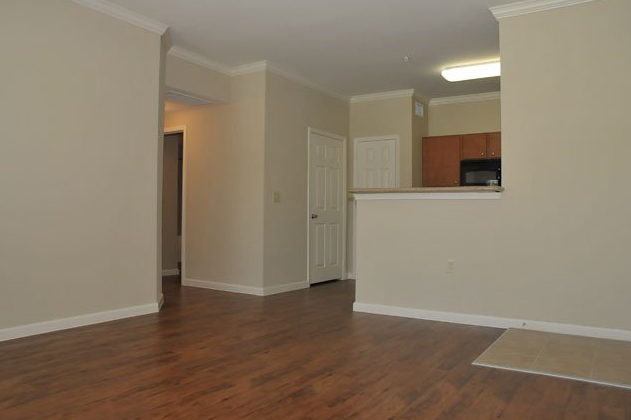 The Lynn at Country Club Apartments