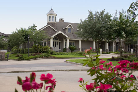 Exterior View of The Ravinia