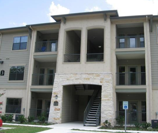 Front Exterior View of Vista Ridge Apartments