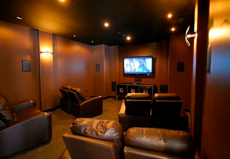 Verona Dallas Apartments Movie Room