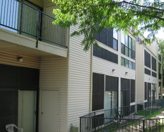 Photos of Lofts on Hulen Fort Worth, TX Apartments
