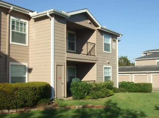 Archstone Memorial Heights Apartments Exterior