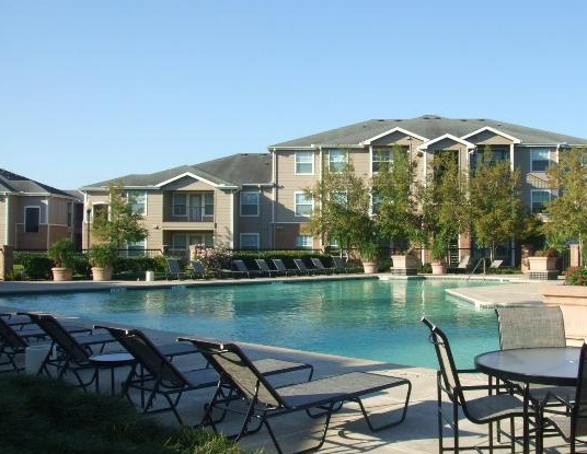 Pool View of Archstone Memorial Heights Apartments