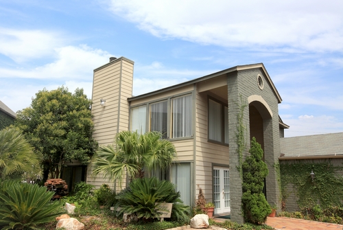 Exterior View of East Austin Apartments for Rent