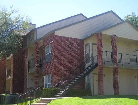 Exterior View of Apartments in Bedford, TX