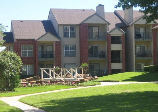 Exterior View of Bedford, TX Apartments