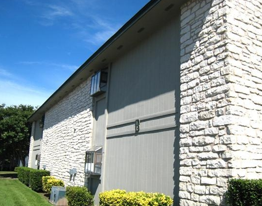 Exterior View of Cedar Park Texas Apartments