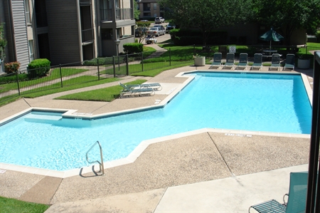 Medical Center Houston Apartments Photo of Pool