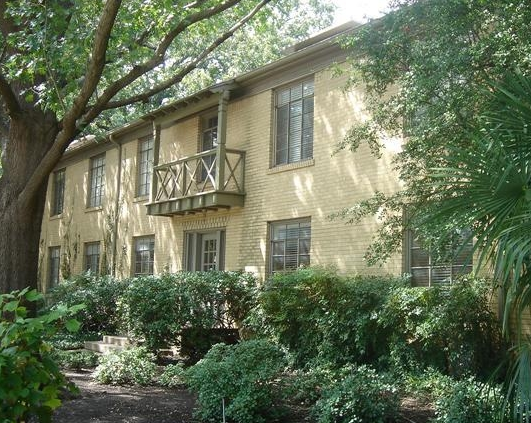 Exterior View of Apartments Near SMU