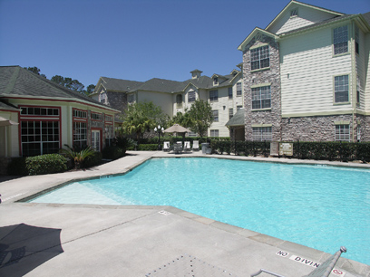 Champions Apartments with Sparkling Pool