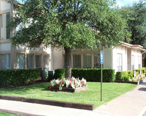 Photo of Irving Apartments Exterior