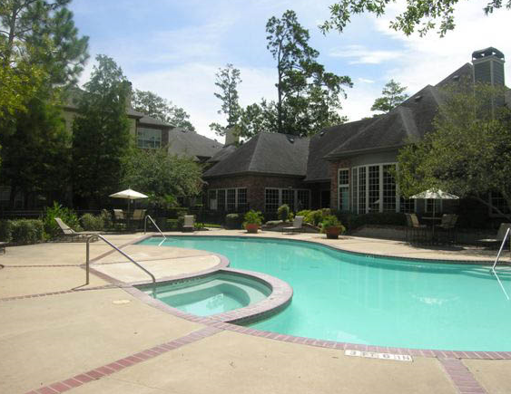 Houston Champions Apartments with Sparkling Pool