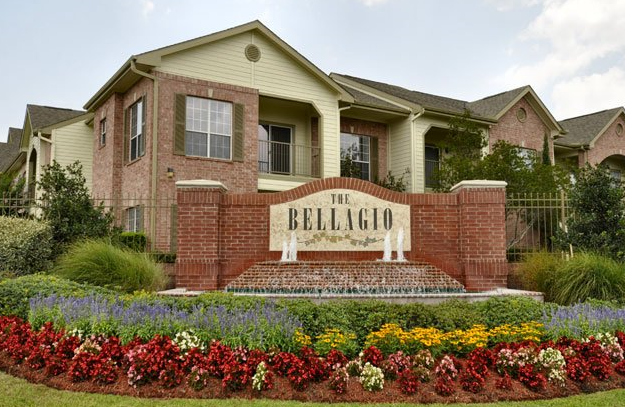 Front View of The Bellagio Apartments Houston TX