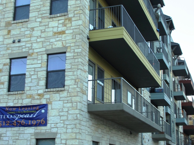 Texan Pearl Apartments