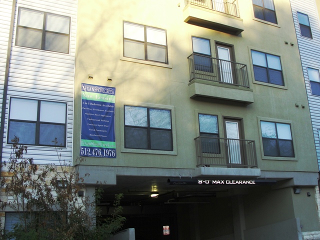 Texan Shoal Creek Apartments - Austin, TX
