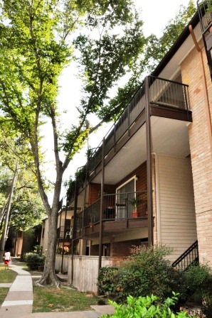 Lakeside Place Apartments - Exterior View West Houston Apartments at Lakeside Place