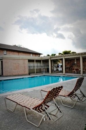 Lakeside Place Apartments - Pool View Apartments for Rent in West Houston - Lakeside Place